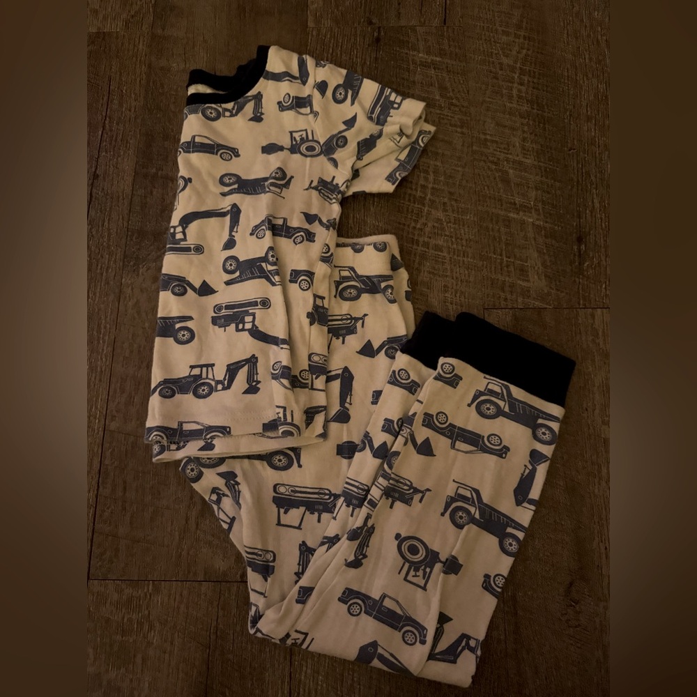 Carters 6t pajama set